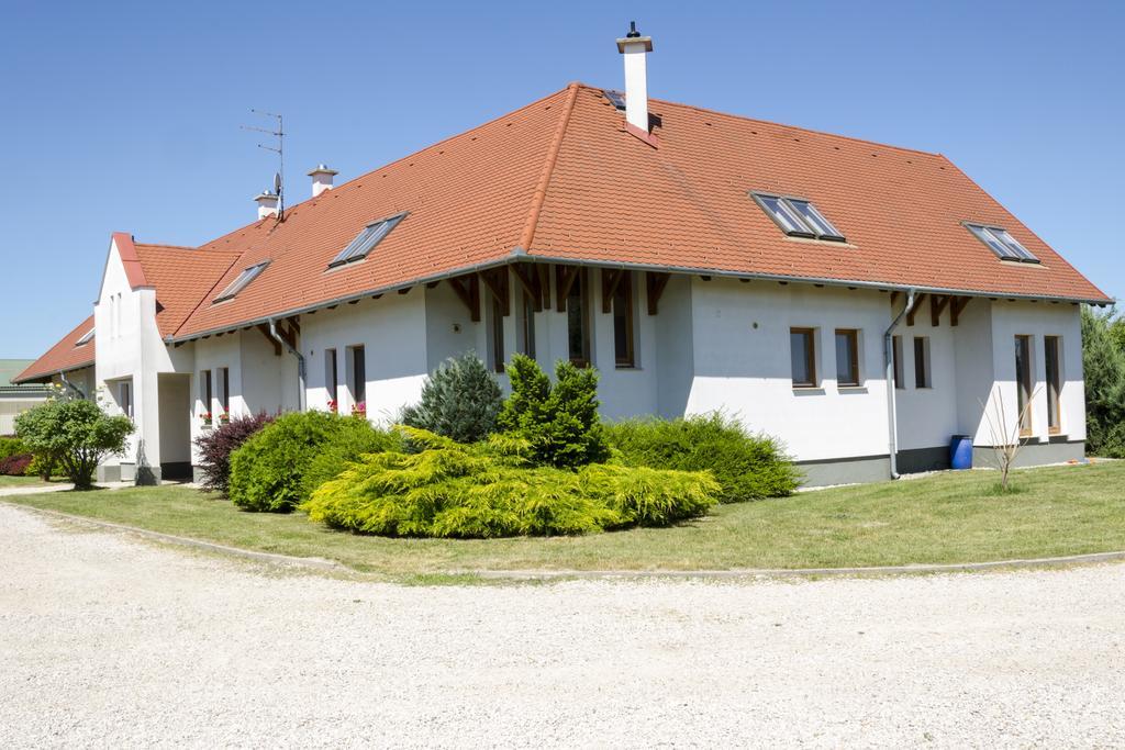 Nagybajcsi Lovaspark és Otthon vendégház Exterior foto